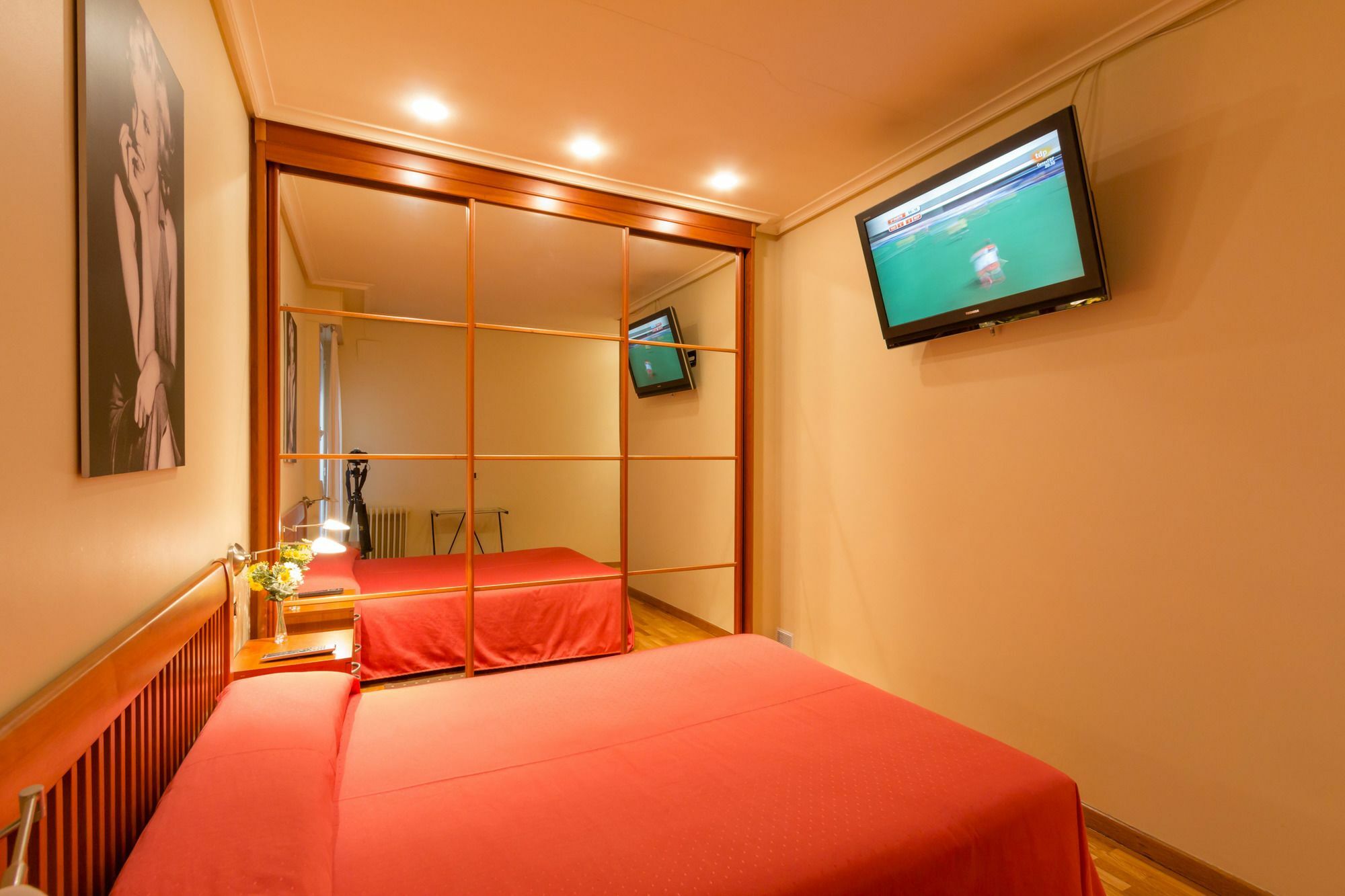 Pension Logrono Hotel ภายนอก รูปภาพ